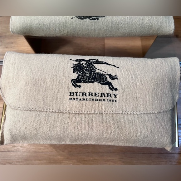 Burberry Pre-Loved Black and Tan Wallet - Picture 11 of 11